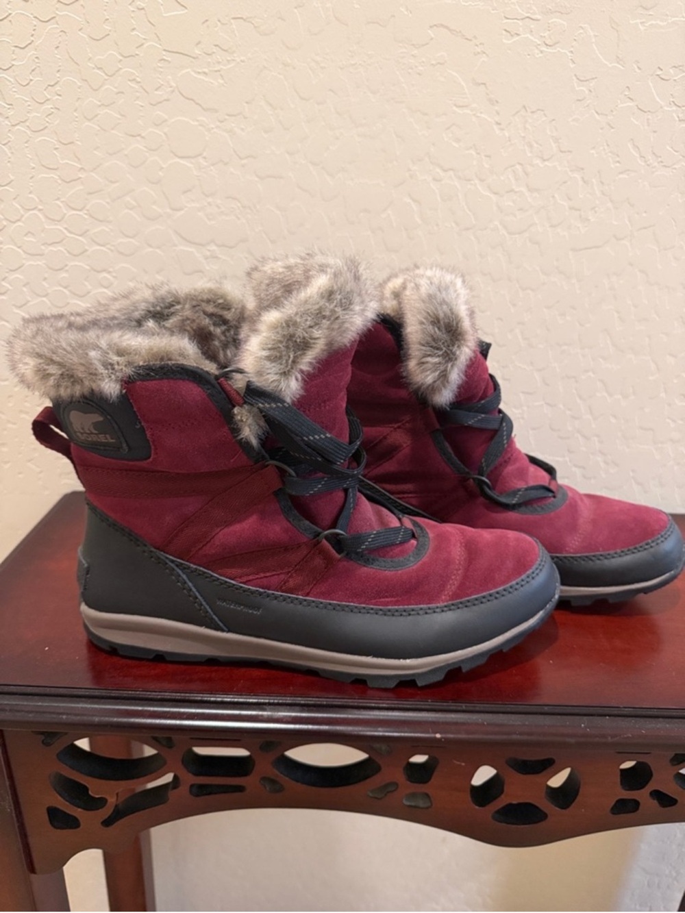 Sorel Women's Tivoli Sport Cattail Faux Fur Boot Maroon / Black SZ 9 NWOT